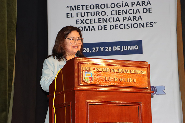 Dra. Yamina Silva Vidal, funcionaria del (IGP)