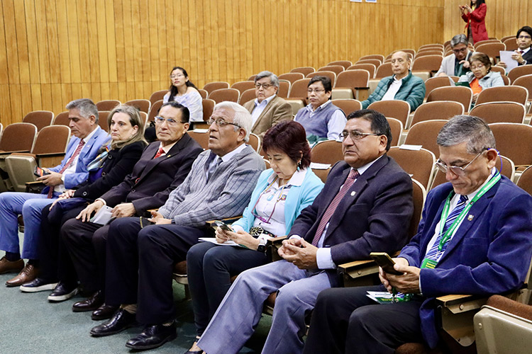 Autoridades en el IV Encuentro Anual de Investigación